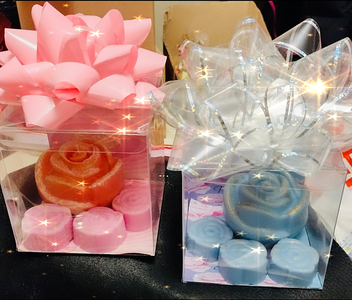 "Rose' Sensation"  Rose shaped candle set